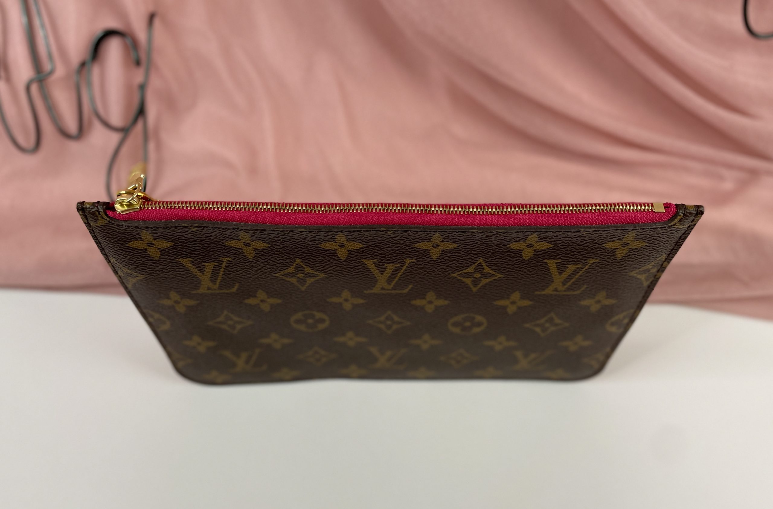 Louis Vuitton Wristlet – Brand Bag Girl
