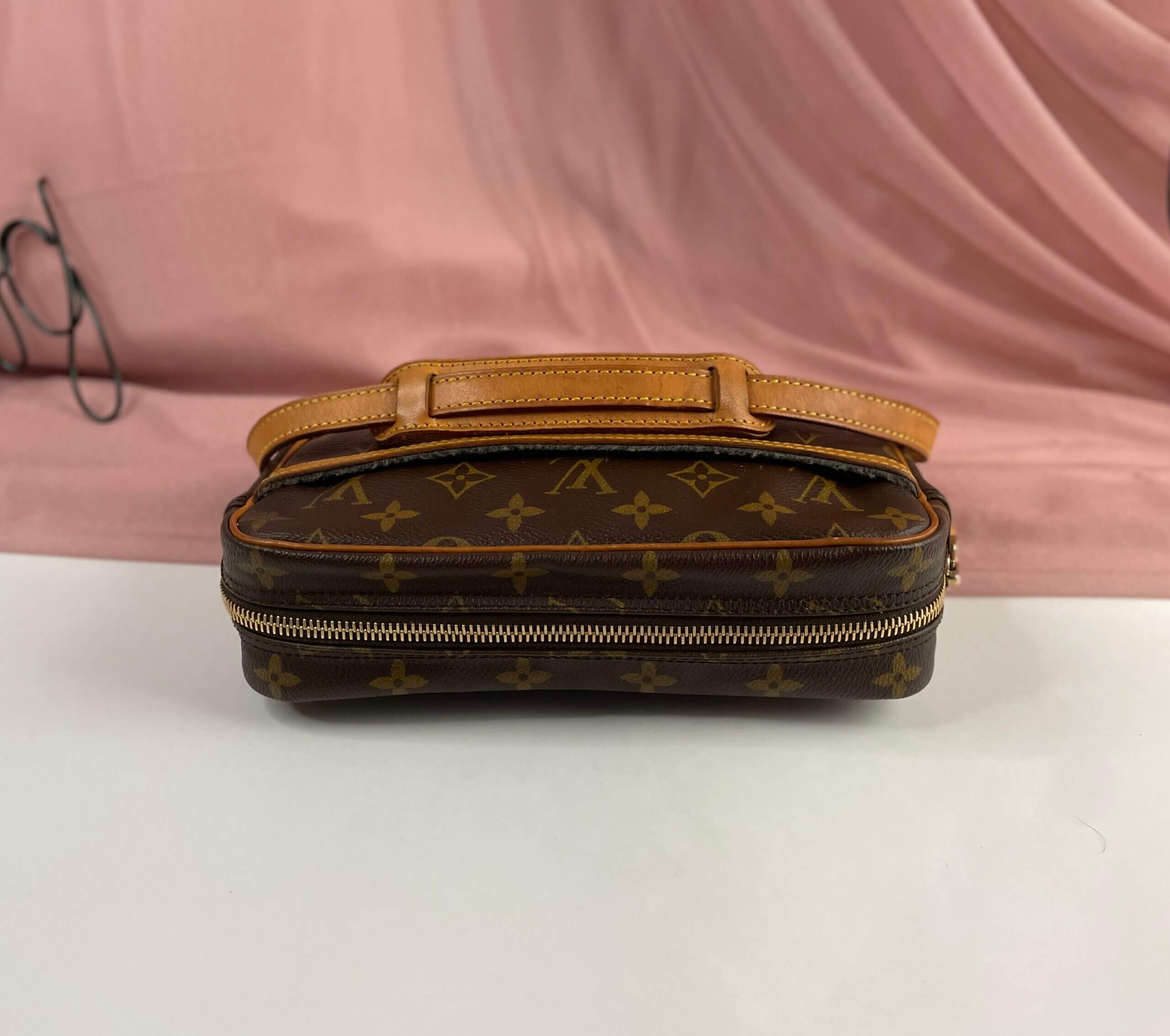 ❤️SOLD ❤️Louis Vuitton Trocadero 23 Crossbody Bag