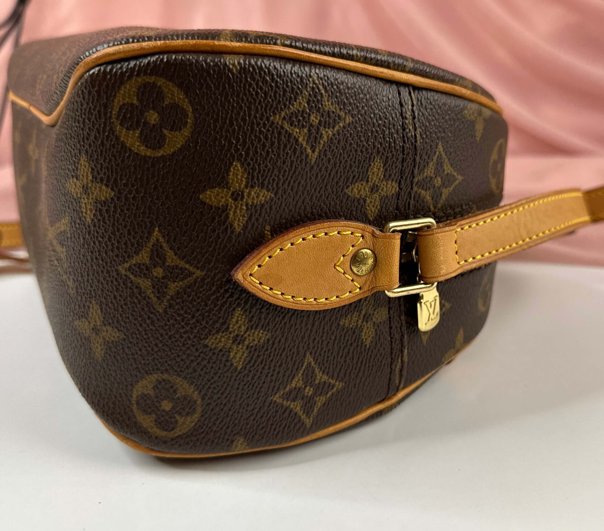 Louis Vuitton Blois – Brand Bag Girl